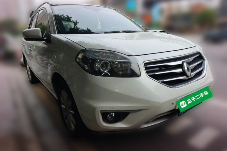 Used Renault Koleos 2012 2.5L 4x4 Comfort Edition with Navigation Front Right 45 Deg