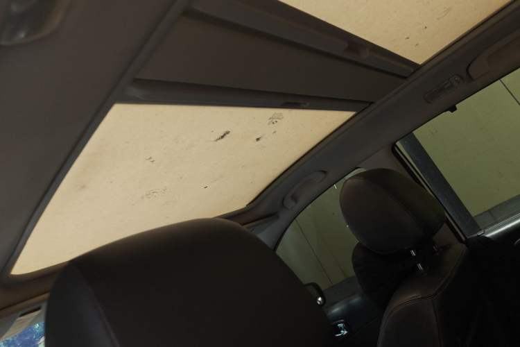 Used Renault Koleos 2012 2.5 Two-Wheel Drive Urban Edition Headliner
