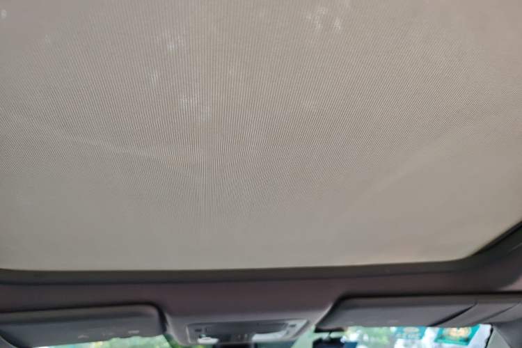 Used Renault Koleos 2012 2.5L 4x4 Comfort Edition with Navigation Headliner