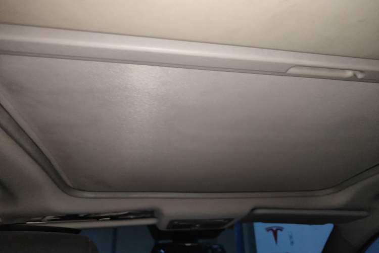Used Renault Koleos 2012 2.5L 4x4 Comfort Edition with Navigation Headliner