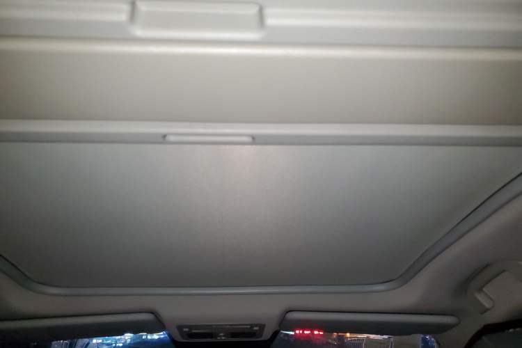Used Renault Koleos 2012 2.5L Two-Wheel Drive Comfort Edition with Navigation Headliner