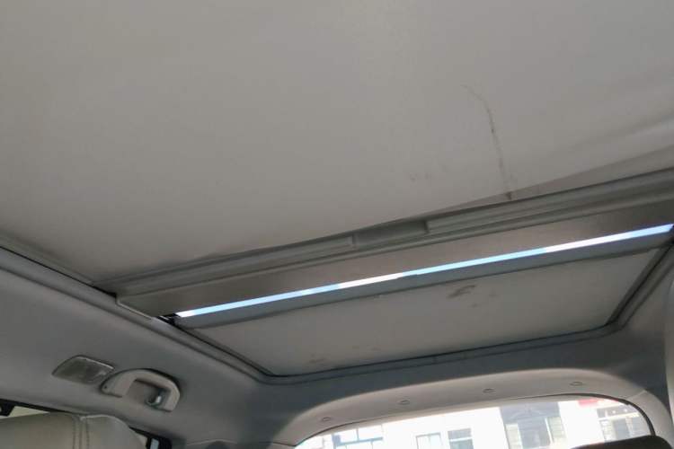Used Renault Koleos 2012 2.5L 4x4 Comfort Edition with Navigation Headliner