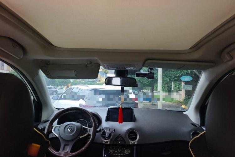 Used Renault Koleos 2012 2.5L 4x4 Comfort Edition with Navigation Headliner