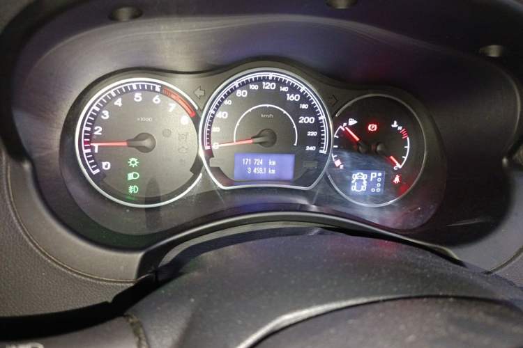 Used Renault Koleos 2012 2.5L Two-Wheel Drive Comfort Edition with Navigation Instrument Cluster
