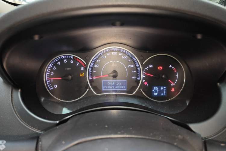 Used Renault Koleos 2012 2.5L Two-Wheel Drive Comfort Edition with Navigation Instrument Cluster