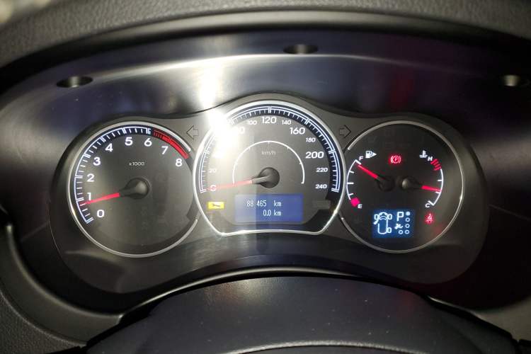Used Renault Koleos 2012 2.5L Two-Wheel Drive Comfort Edition with Navigation Instrument Cluster