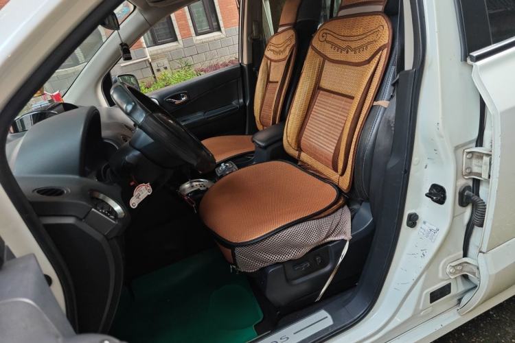Used Renault Koleos 2012 2.5L Two-Wheel Drive Comfort Edition with Navigation Left Front Seat