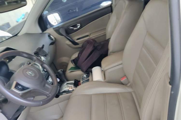 Used Renault Koleos 2012 2.5L 4x4 Comfort Edition with Navigation Left Front Seat