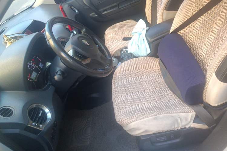 Used Renault Koleos 2012 2.5L Two-Wheel Drive Comfort Edition with Navigation Left Front Seat