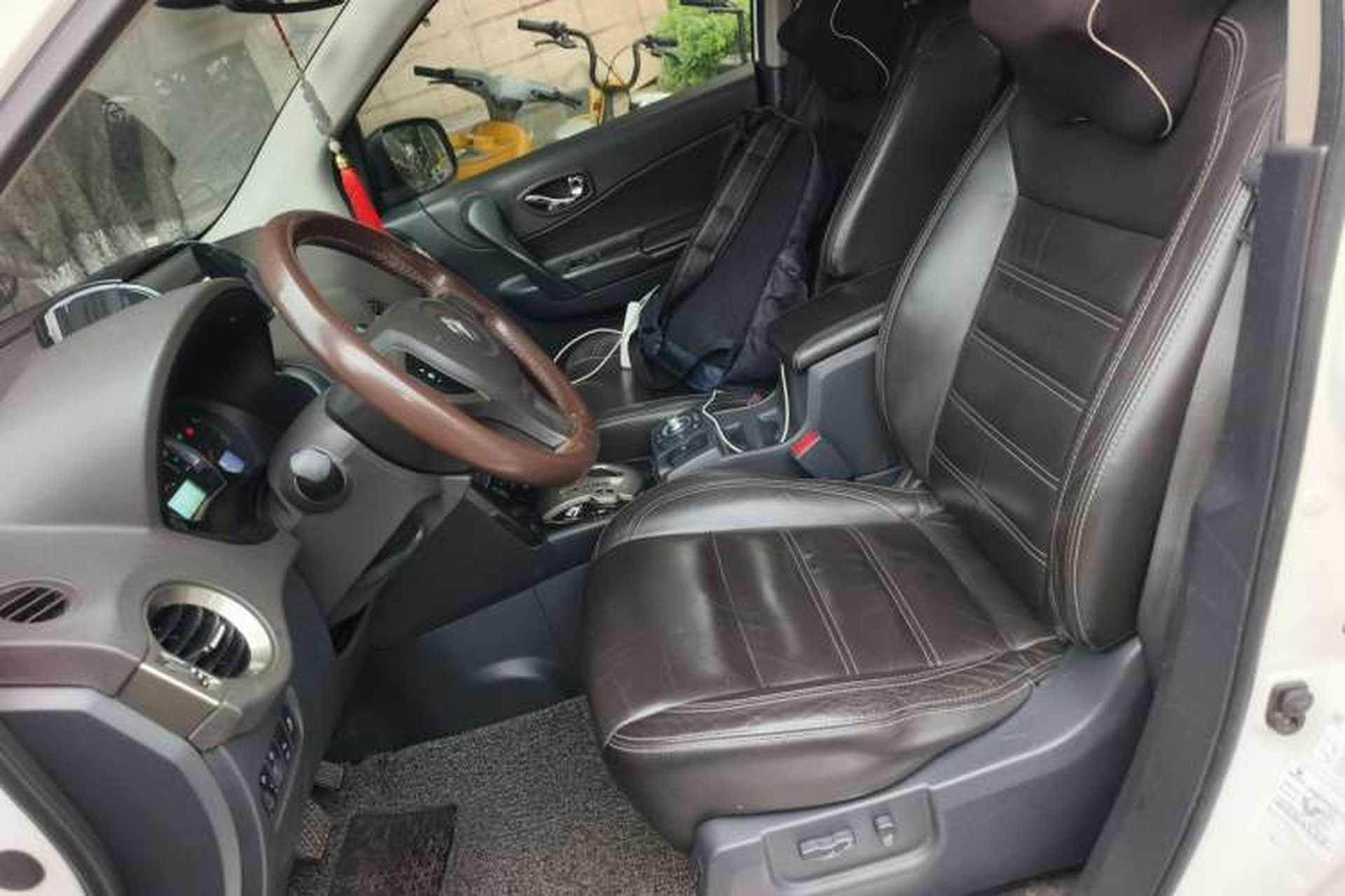 Used Renault Koleos 2012 2.5L 4x4 Comfort Edition with Navigation Left Front Seat