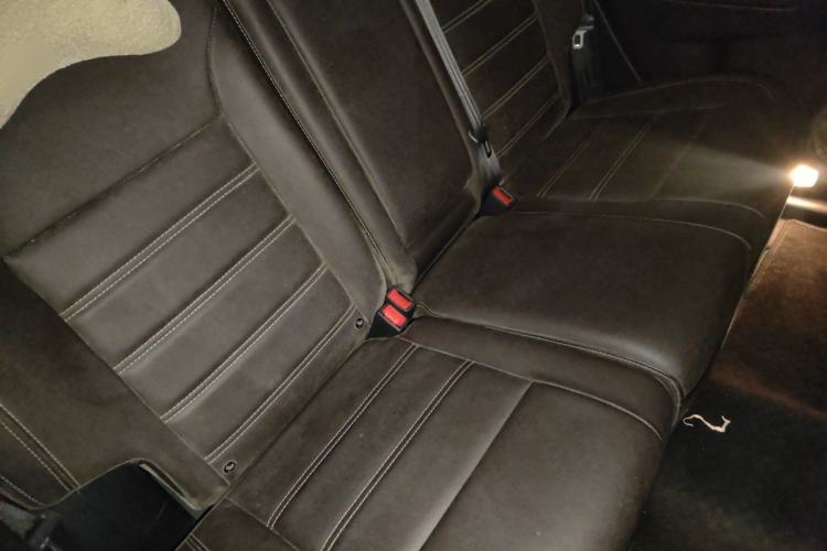 Used Renault Koleos 2012 2.5L 4x4 Comfort Edition with Navigation Left Rear Seat