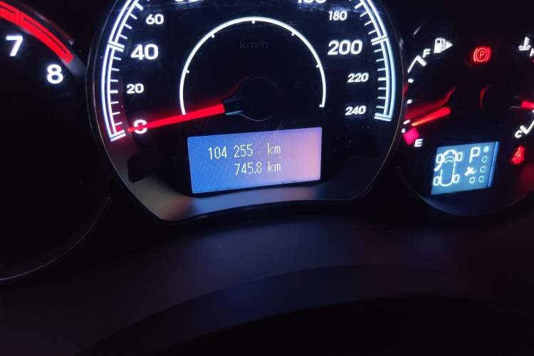 Used Renault Koleos 2012 2.5L 4x4 Comfort Edition with Navigation Odometer Close Up