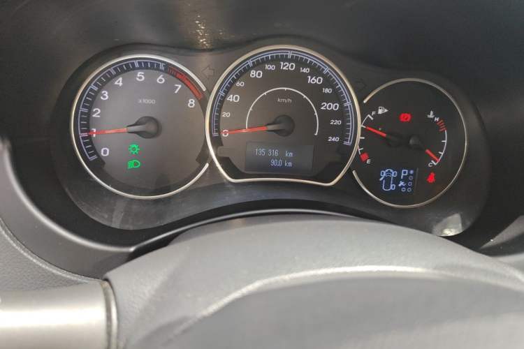 Used Renault Koleos 2012 2.5L Two-Wheel Drive Comfort Edition with Navigation Odometer Close Up