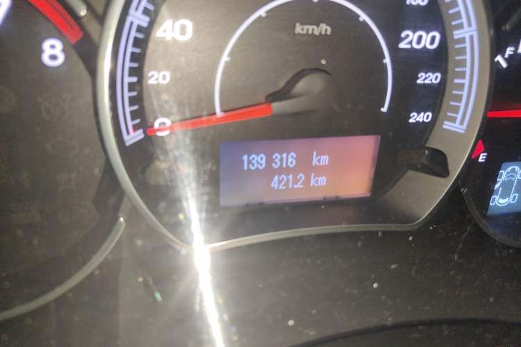Used Renault Koleos 2012 2.5L 4x4 Comfort Edition with Navigation Odometer Close Up