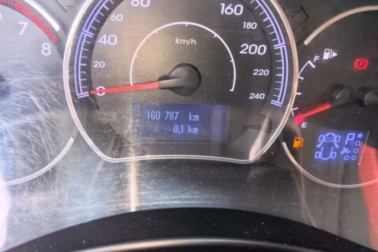 Used Renault Koleos 2012 2.5L Two-Wheel Drive Comfort Edition with Navigation Odometer Close Up