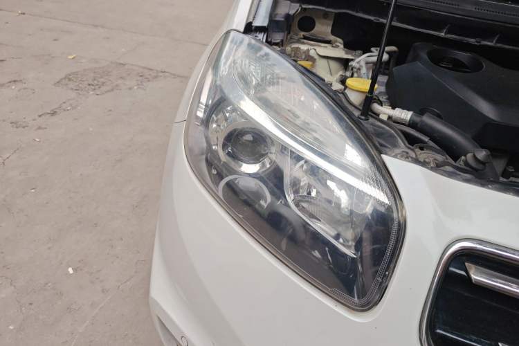 Used Renault Koleos 2012 2.5L Two-Wheel Drive Comfort Edition with Navigation Right Front Headlight