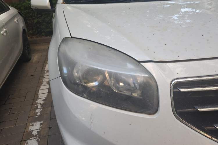 Used Renault Koleos 2012 2.5L 4x4 Comfort Edition with Navigation Right Front Headlight