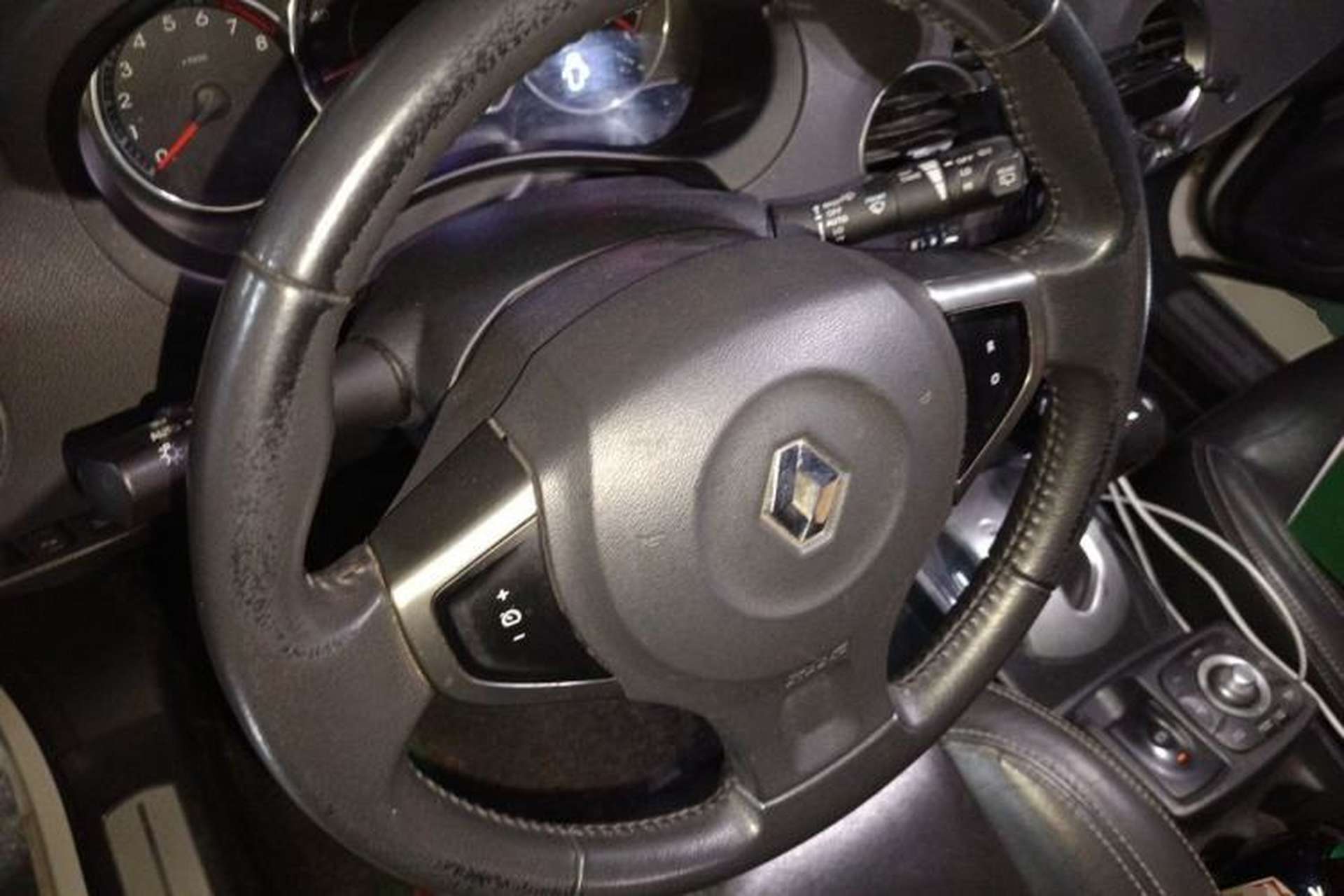 Used Renault Koleos 2012 2.5L Two-Wheel Drive Comfort Edition with Navigation Steering Wheel