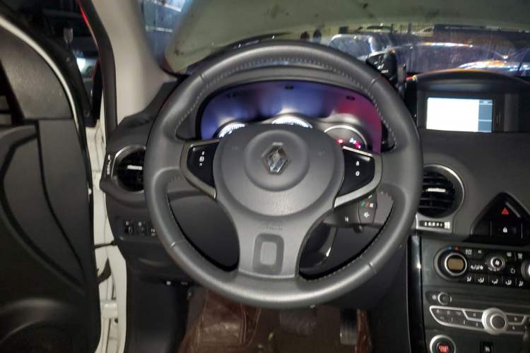Used Renault Koleos 2012 2.5L Two-Wheel Drive Comfort Edition with Navigation Steering Wheel