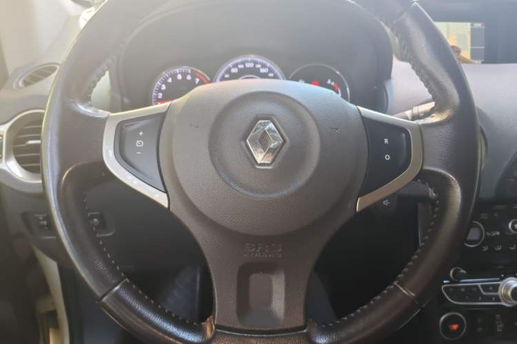 Used Renault Koleos 2012 2.5L 4x4 Comfort Edition with Navigation Steering Wheel