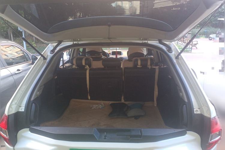 Used Renault Koleos 2012 2.5L Two-Wheel Drive Comfort Edition with Navigation Trunk