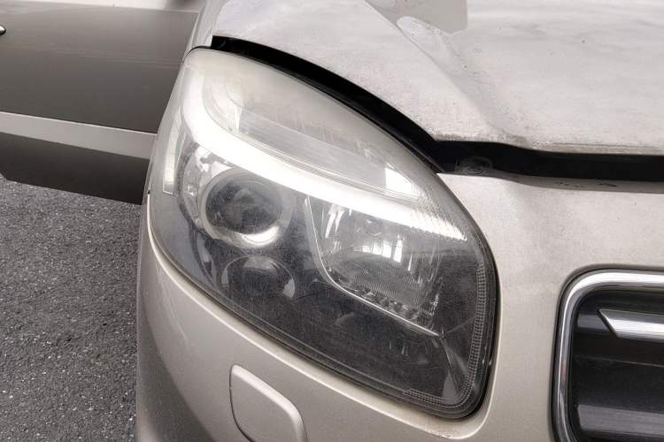 Used Renault Koleos 2012 2.5L 4x4 Luxury Navigation Edition Right Front Headlight