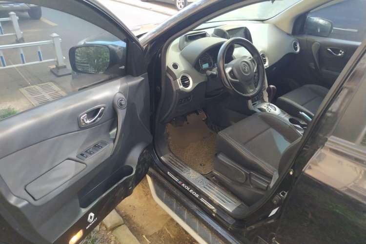 Used Renault Koleos 2013 2.5L 4x4 Urban Edition Driver Seat