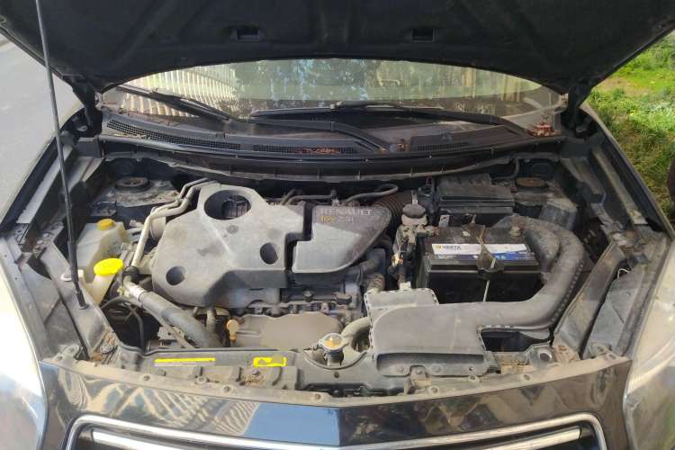 Used Renault Koleos 2013 2.5L 4x4 Urban Edition Engine Bay