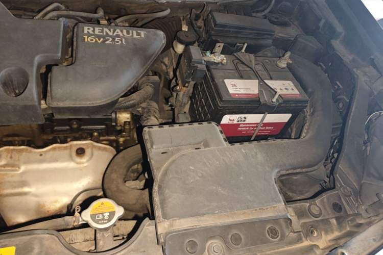 Used Renault Koleos 2013 2.5L Two-Wheel Drive Comfort Edition Engine Bay Left