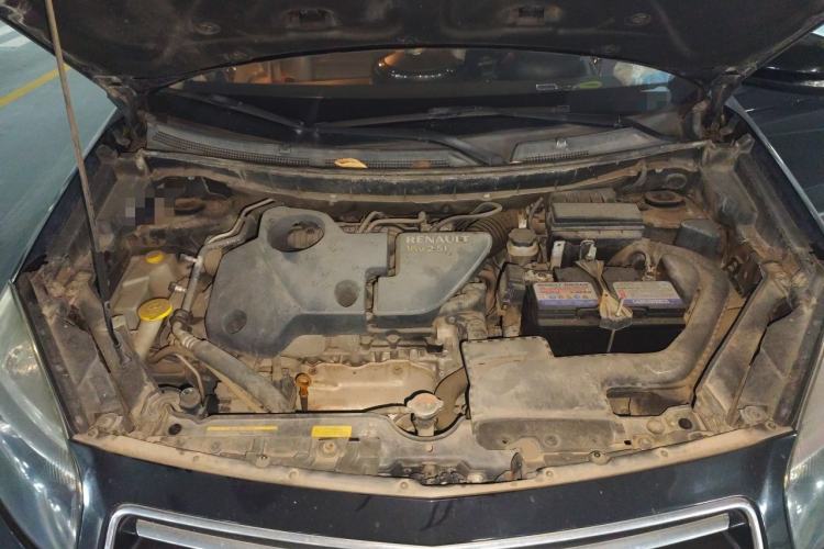 Used Renault Koleos 2013 2.5L 4x4 Comfort Edition Engine Bay