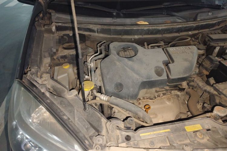 Used Renault Koleos 2013 2.5L 4x4 Comfort Edition Engine Bay Right