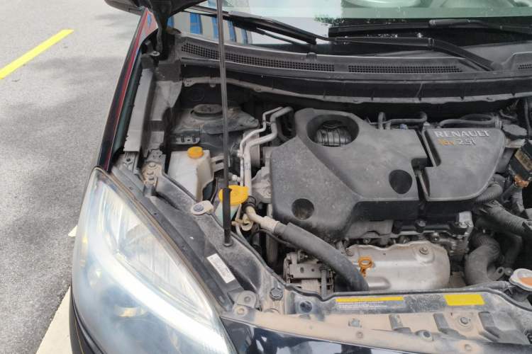 Used Renault Koleos 2013 2.5L Two-Wheel-Drive Urban Edition Engine Bay Right