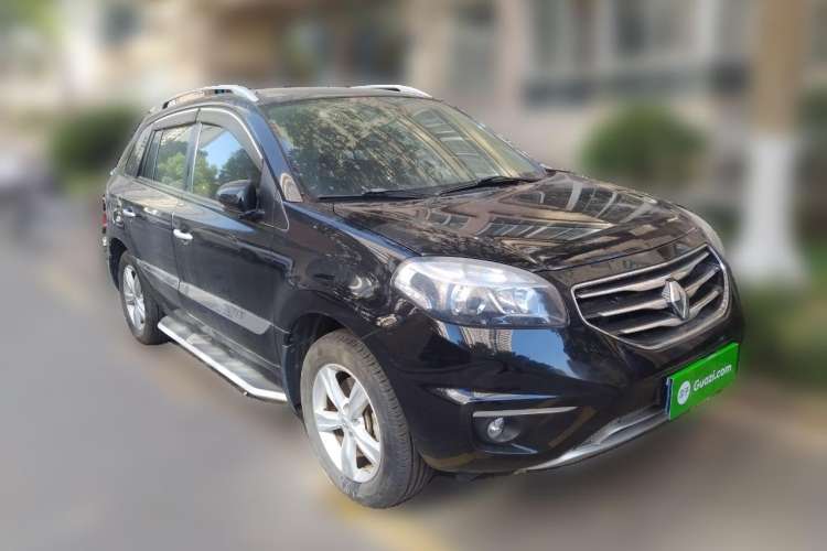 Used Renault Koleos 2013 2.5L 4x4 Urban Edition Front Right 45 Deg