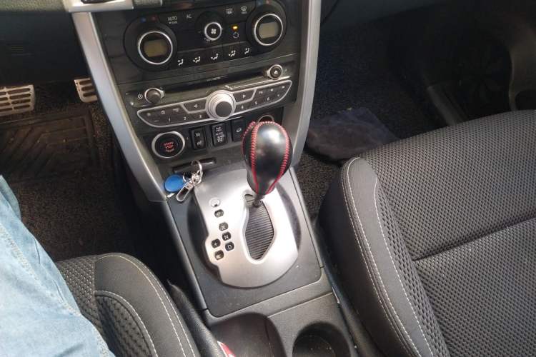 Used Renault Koleos 2013 2.5L 4x4 Urban Edition Gear Lever