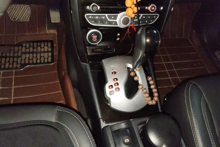 Used Renault Koleos 2013 2.5L Two-Wheel Drive Comfort Edition Gear Lever