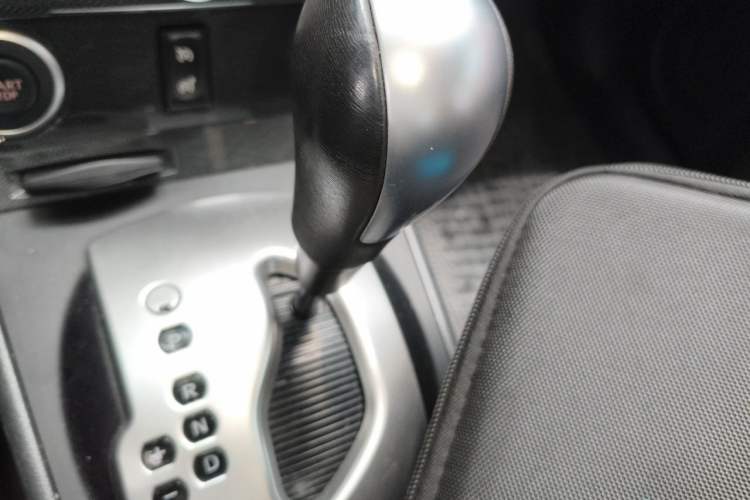 Used Renault Koleos 2013 2.5L Two-Wheel-Drive Urban Edition Gear Lever