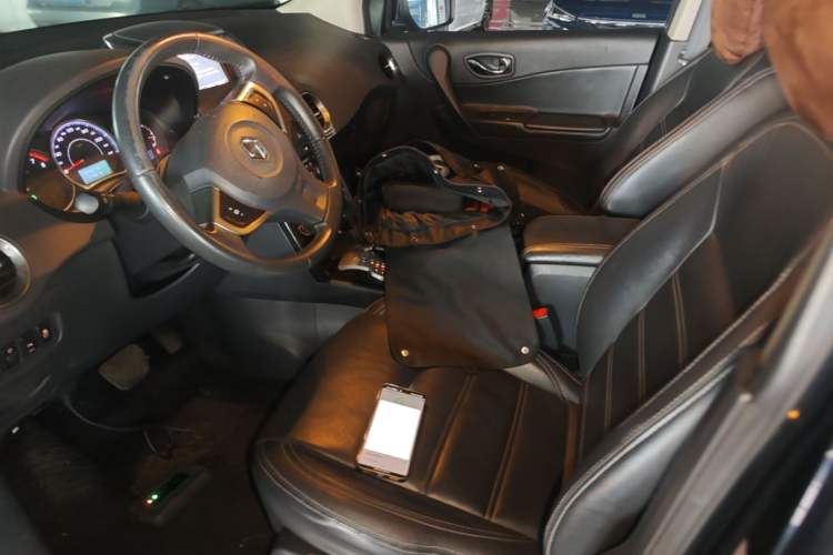 Used Renault Koleos 2013 2.5L Two-Wheel Drive Comfort Edition Left Front Seat