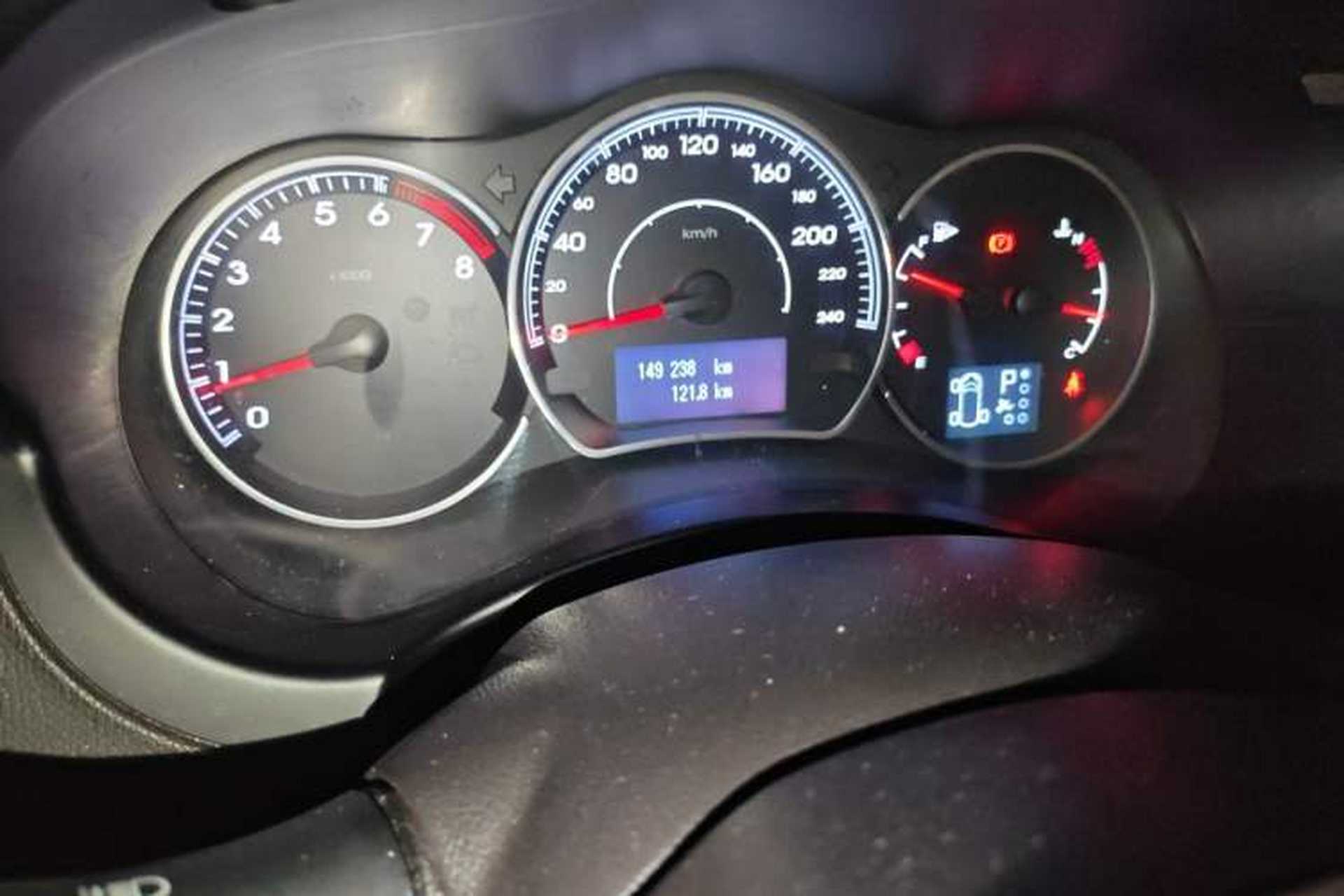 Used Renault Koleos 2013 2.5L Two-Wheel Drive Comfort Edition Odometer Close Up