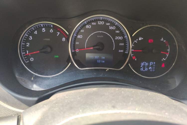 Used Renault Koleos 2013 2.5L Four-Wheel Drive Luxury Edition Odometer Close Up