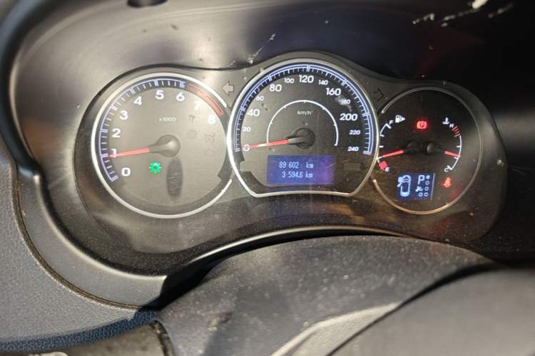Used Renault Koleos 2013 2.5L Two-Wheel Drive Comfort Edition Odometer Close Up