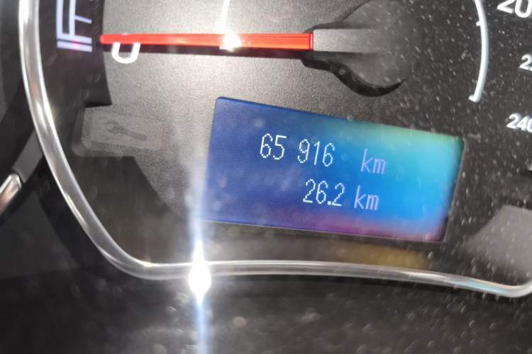 Used Renault Koleos 2013 2.5L Two-Wheel-Drive Urban Edition Odometer Close Up