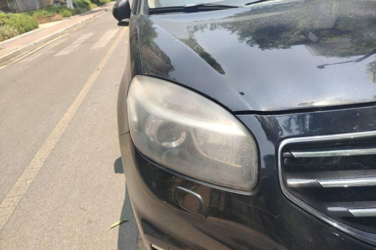 Used Renault Koleos 2013 2.5L Four-Wheel Drive Luxury Edition Right Front Headlight