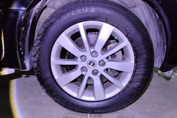 Used Renault Koleos 2013 2.5L Two-Wheel Drive Comfort Edition Right Front Wheel Hub