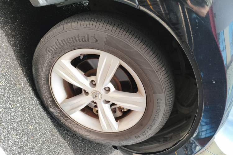 Used Renault Koleos 2013 2.5L Two-Wheel-Drive Urban Edition Right Front Wheel Hub