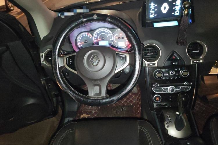 Used Renault Koleos 2013 2.5L Two-Wheel Drive Comfort Edition Steering Wheel