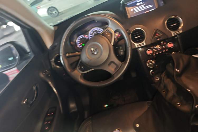 Used Renault Koleos 2013 2.5L Two-Wheel Drive Comfort Edition Steering Wheel