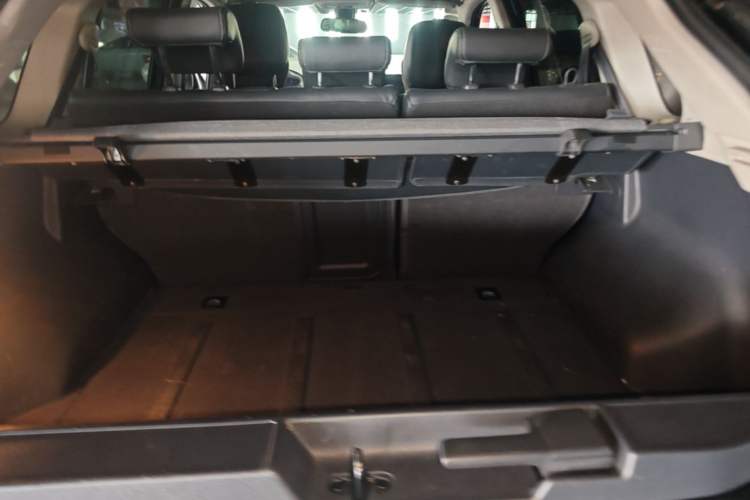 Used Renault Koleos 2013 2.5L Two-Wheel Drive Comfort Edition Trunk