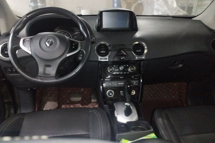Used Renault Koleos 2013 2.5L Two-Wheel Drive Luxury Navigation Edition Center Console
