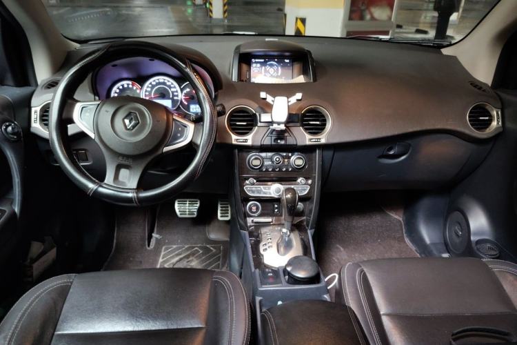 Used Renault Koleos 2013 2.5L Two-Wheel-Drive Luxury Edition Center Console
