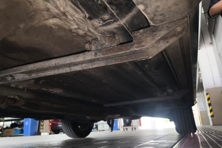 Used Renault Koleos 2013 2.5L 4x4 Comfort Edition Chassis Front Left